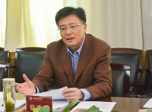 校党委书记符惠明主持会议并讲话